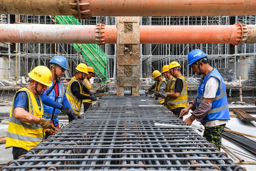 社会 广州 地铁建设施工忙